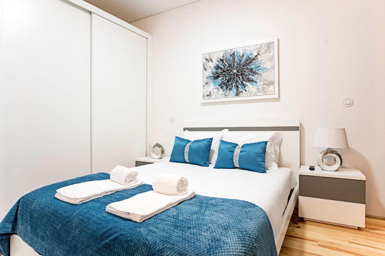 Loios 1Br Flat Downtown By Lovelystay Порто Екстериор снимка