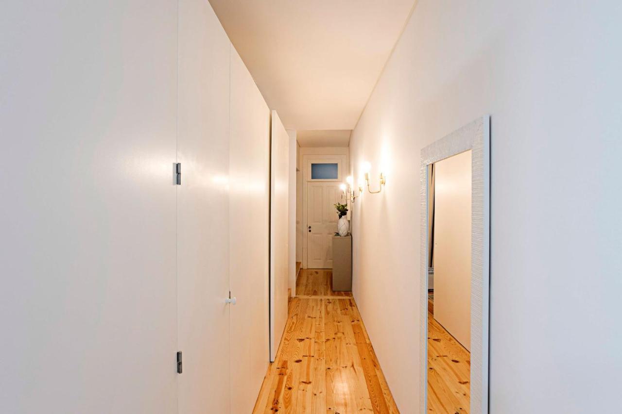 Loios 1Br Flat Downtown By Lovelystay Порто Екстериор снимка