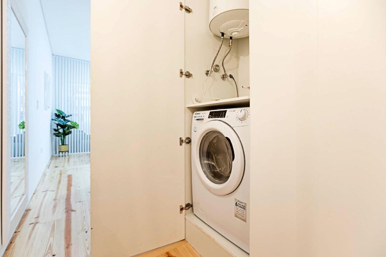 Loios 1Br Flat Downtown By Lovelystay Порто Екстериор снимка